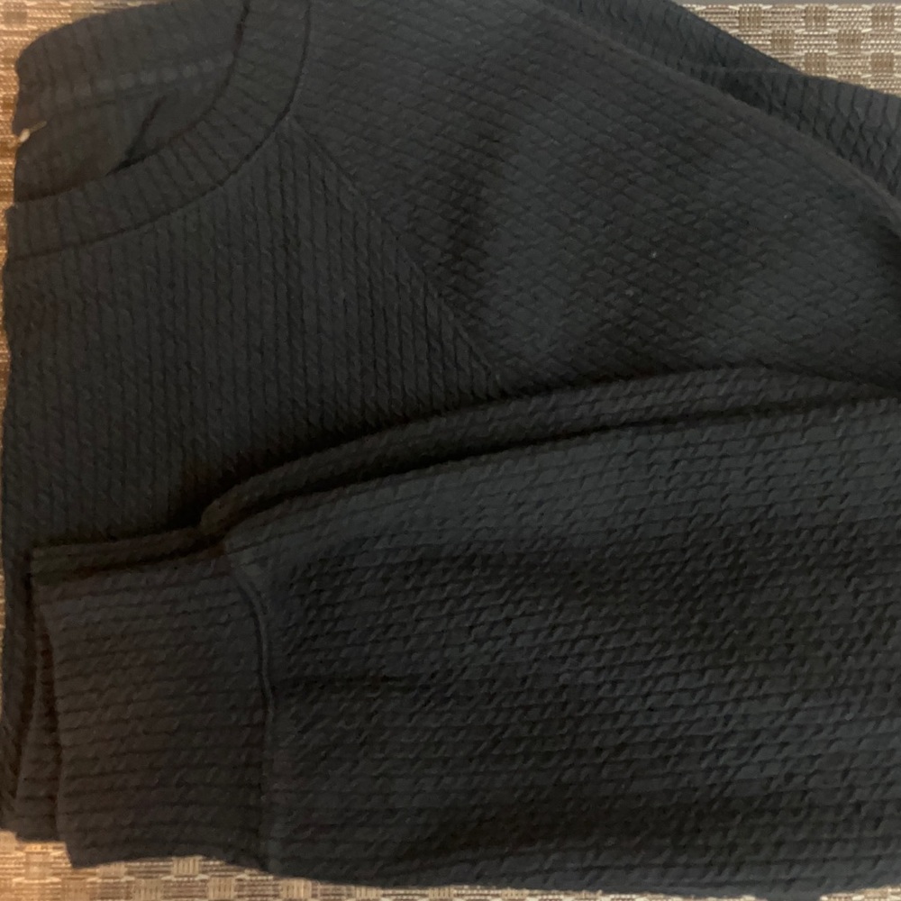Carrie Underwood Dick’s Sporting Goods Sweater